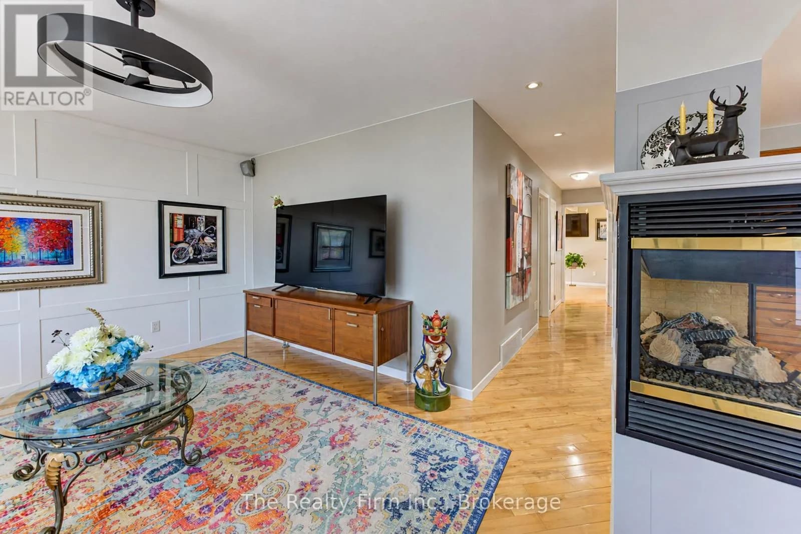 218 FORESTWOOD DRIVE — photo 5 of 49