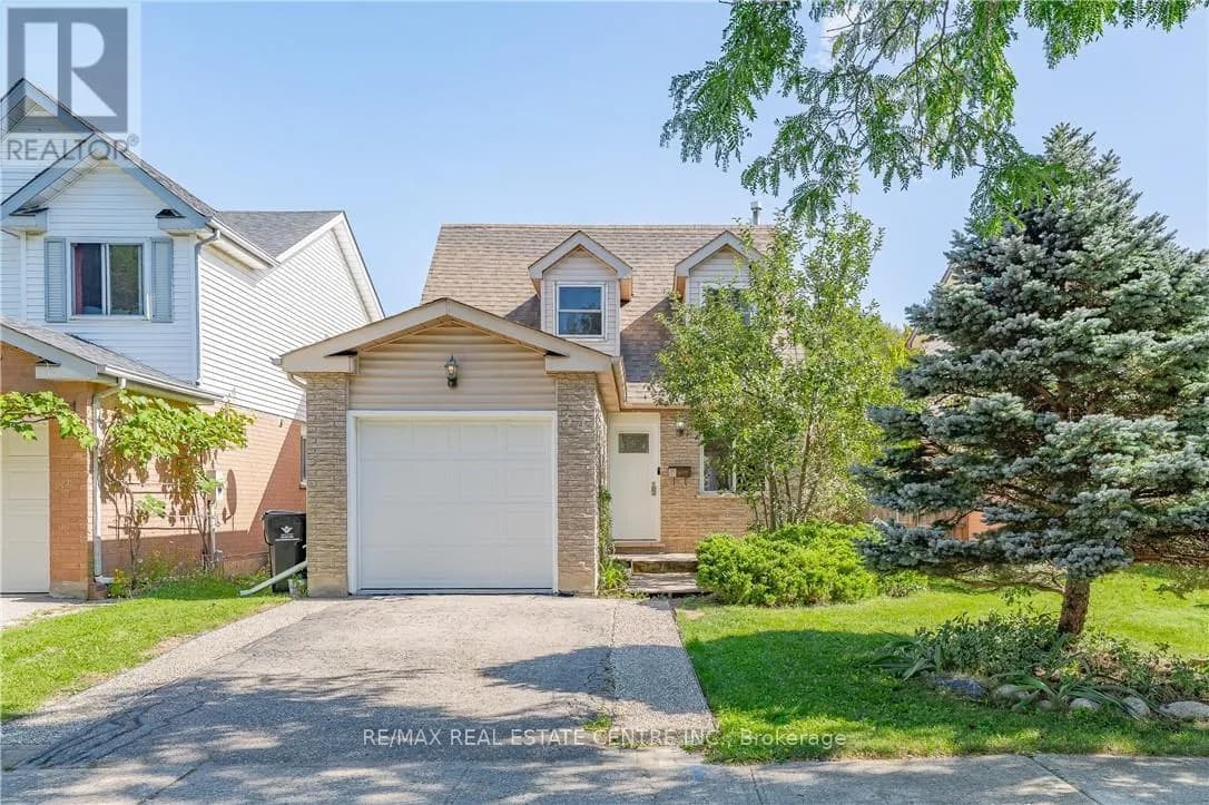 34 CAMROSE COURT — photo 2 of 46