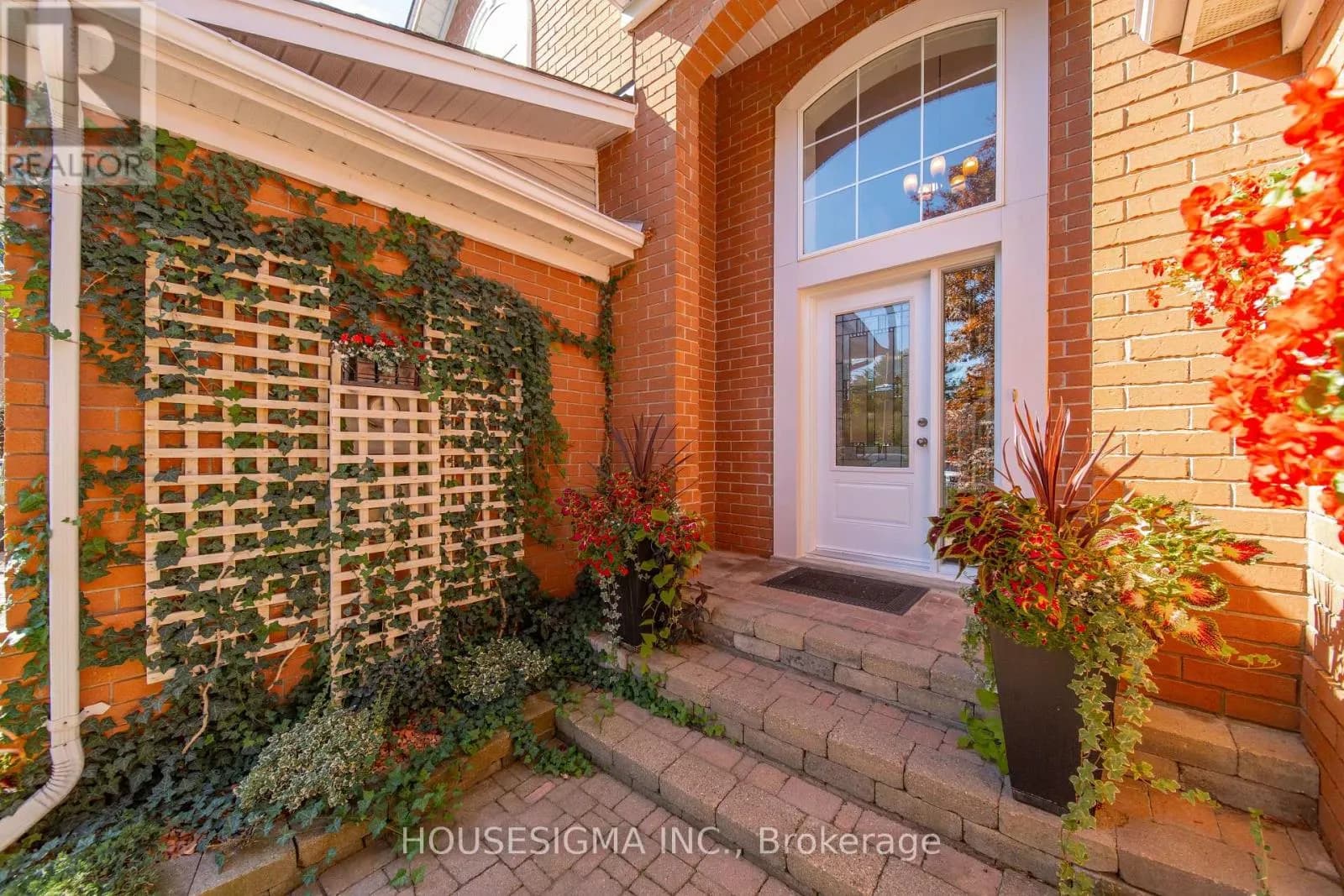 437 BEAVER CREEK ROAD — photo 5 of 48