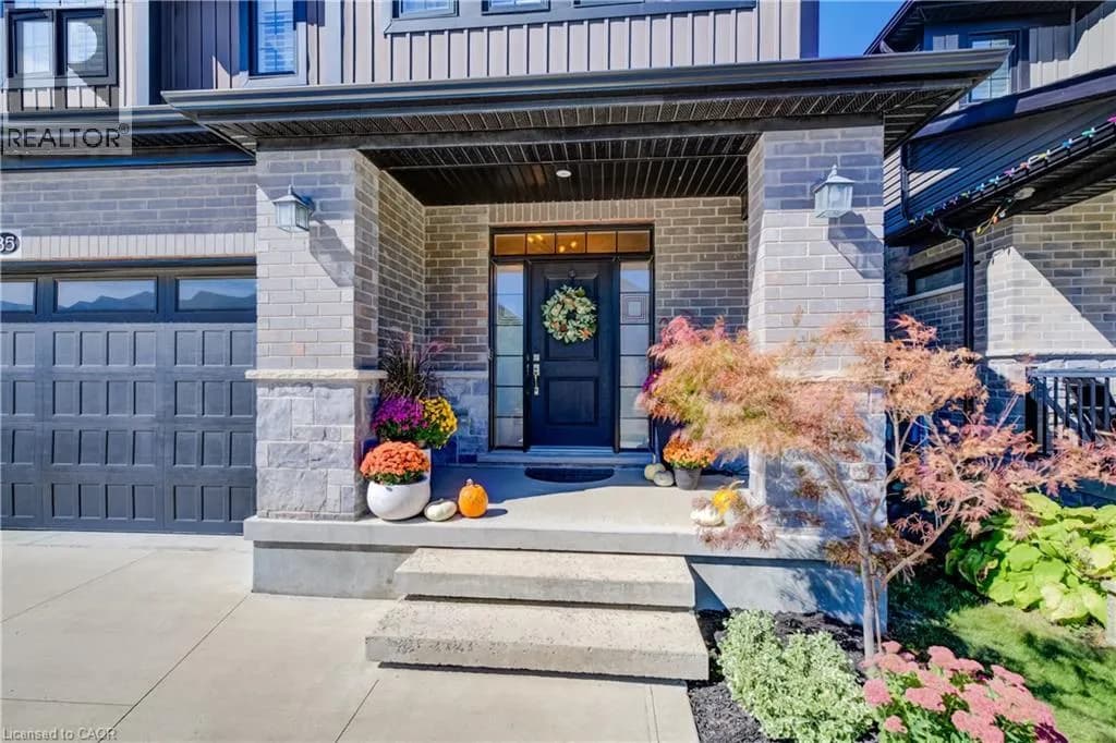 35 GREYHAWK Street — photo 4 of 49