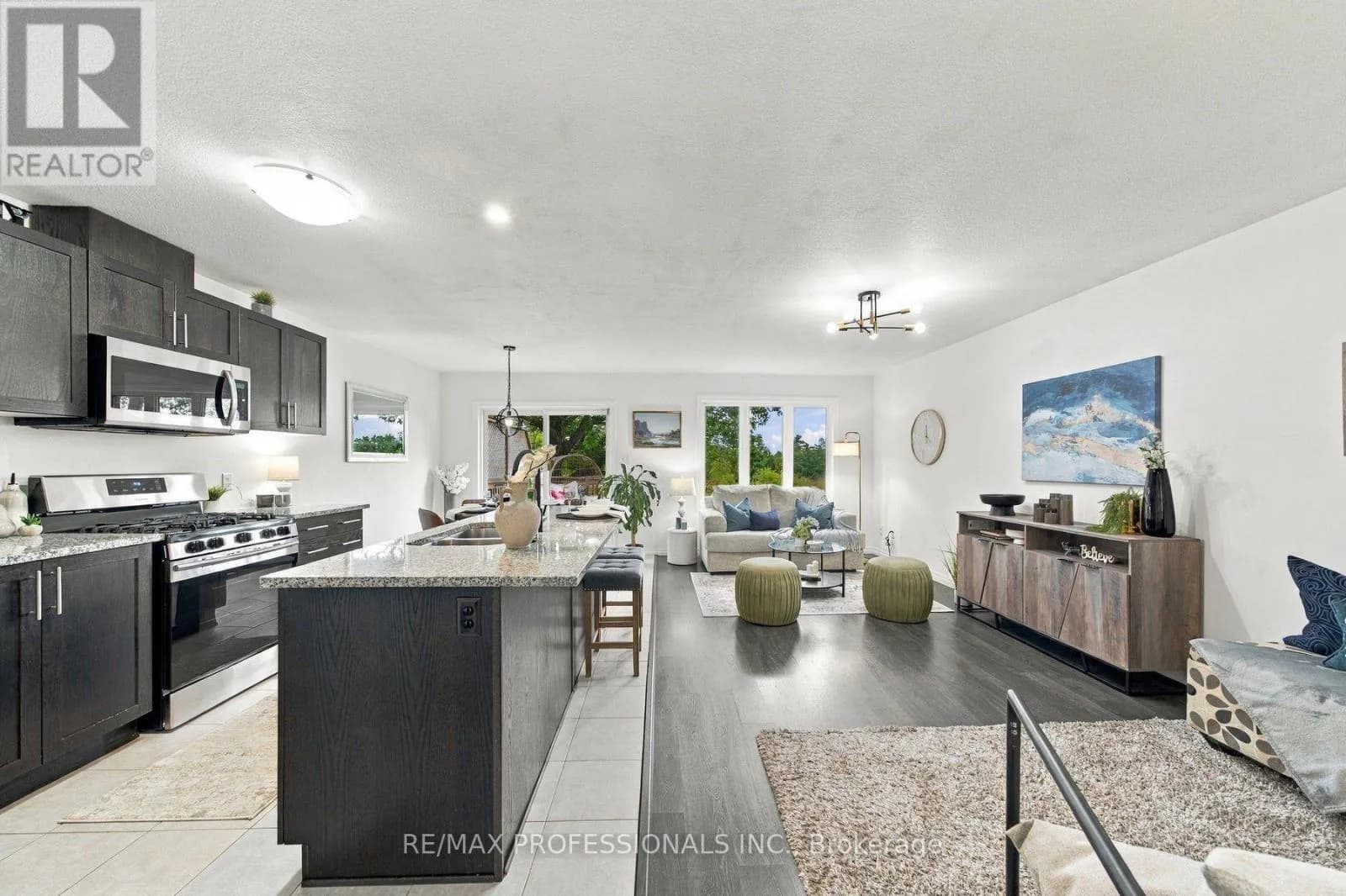 31 - 135 HARDCASTLE DRIVE — photo 1 of 30