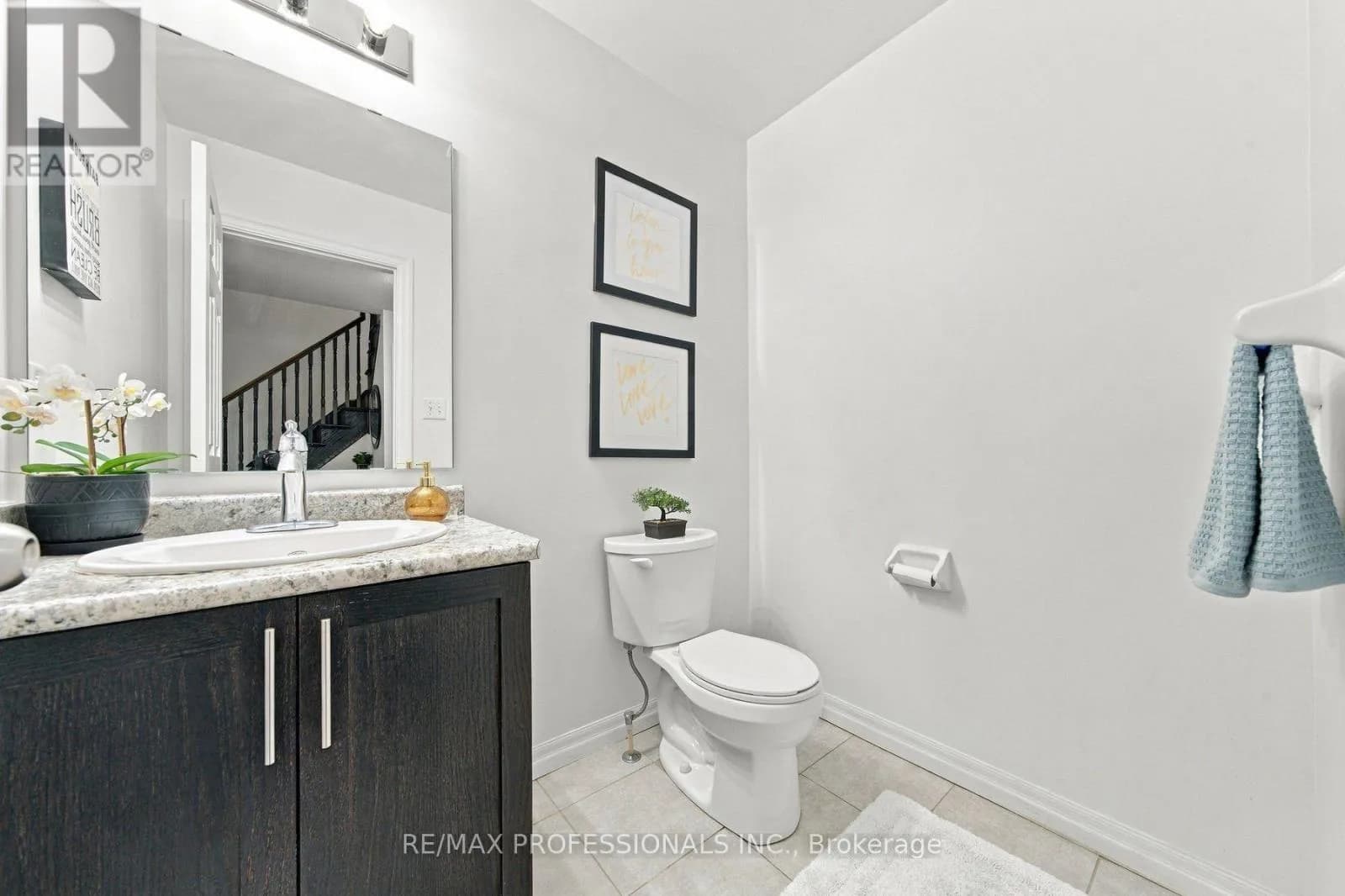 31 - 135 HARDCASTLE DRIVE — photo 5 of 30