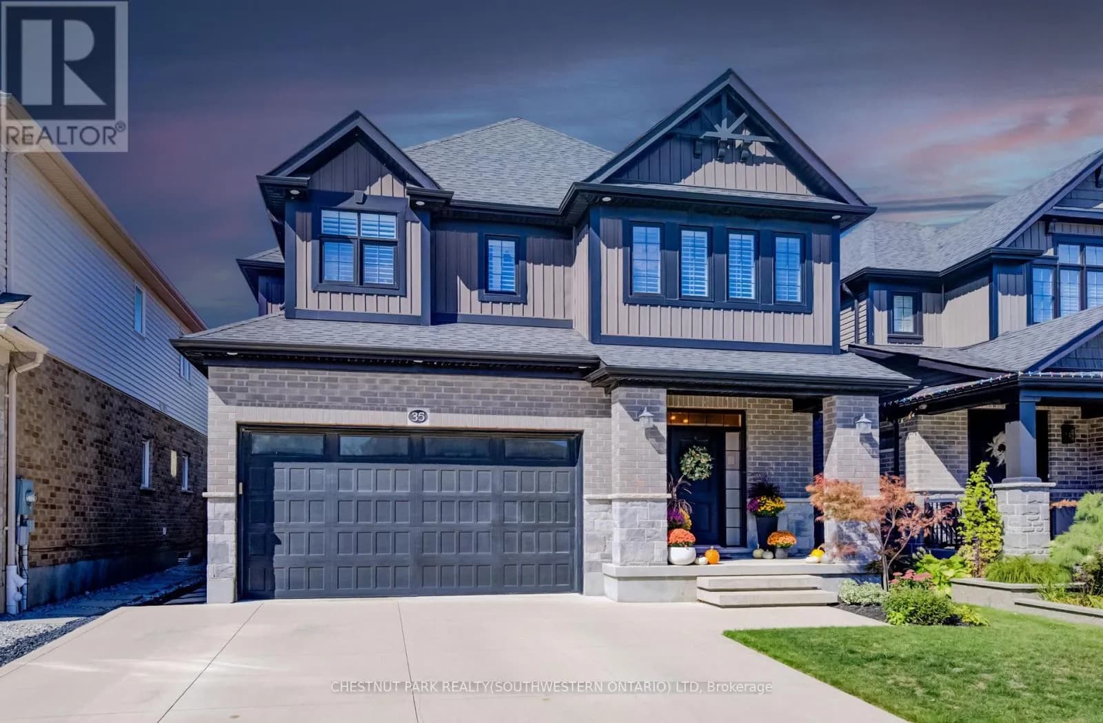 35 GREYHAWK STREET — photo 3 of 43