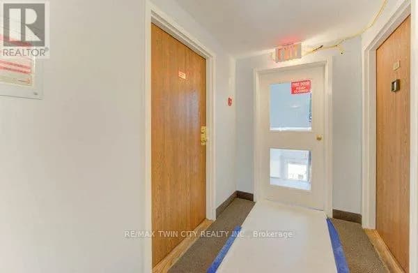 27 - 3085 KINGSWAY DRIVE — photo 4 of 23