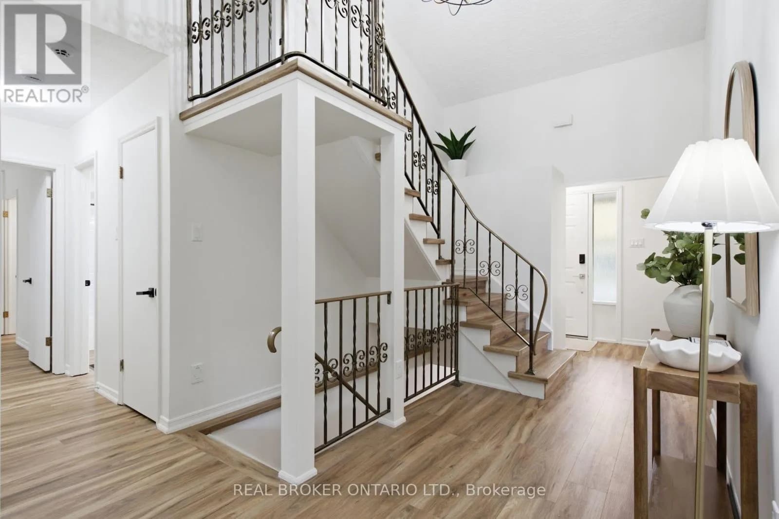 22 RIPLEY CRESCENT — photo 4 of 50