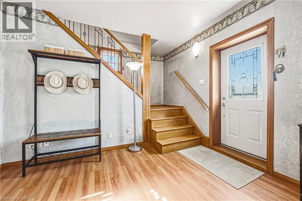 950 HAMILTON Street — photo 3 of 33