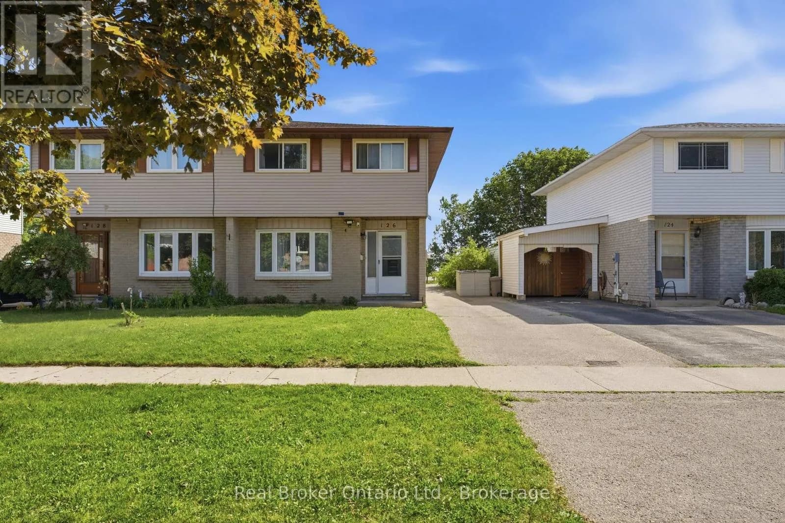 126 DINISON CRESCENT — photo 2 of 29
