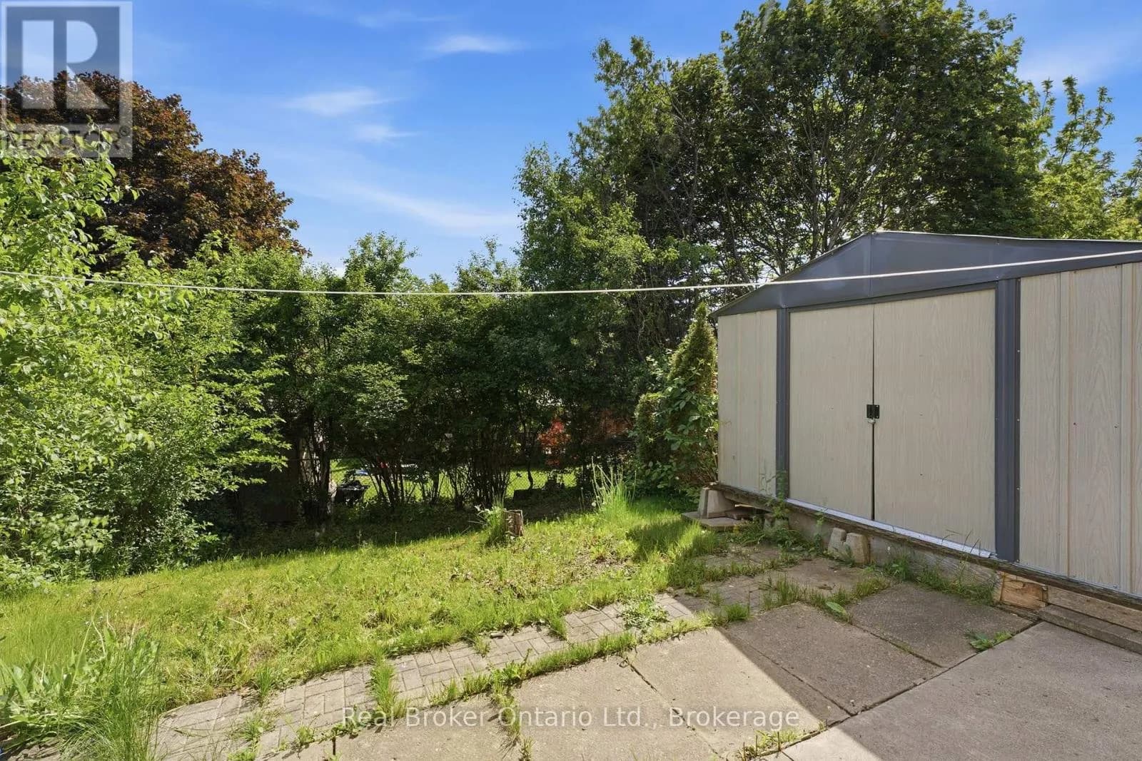 126 DINISON CRESCENT — photo 4 of 29