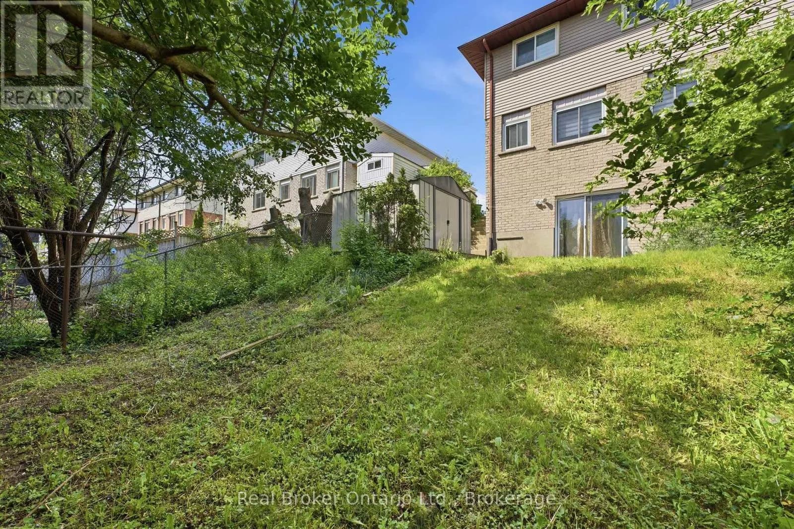 126 DINISON CRESCENT — photo 5 of 29