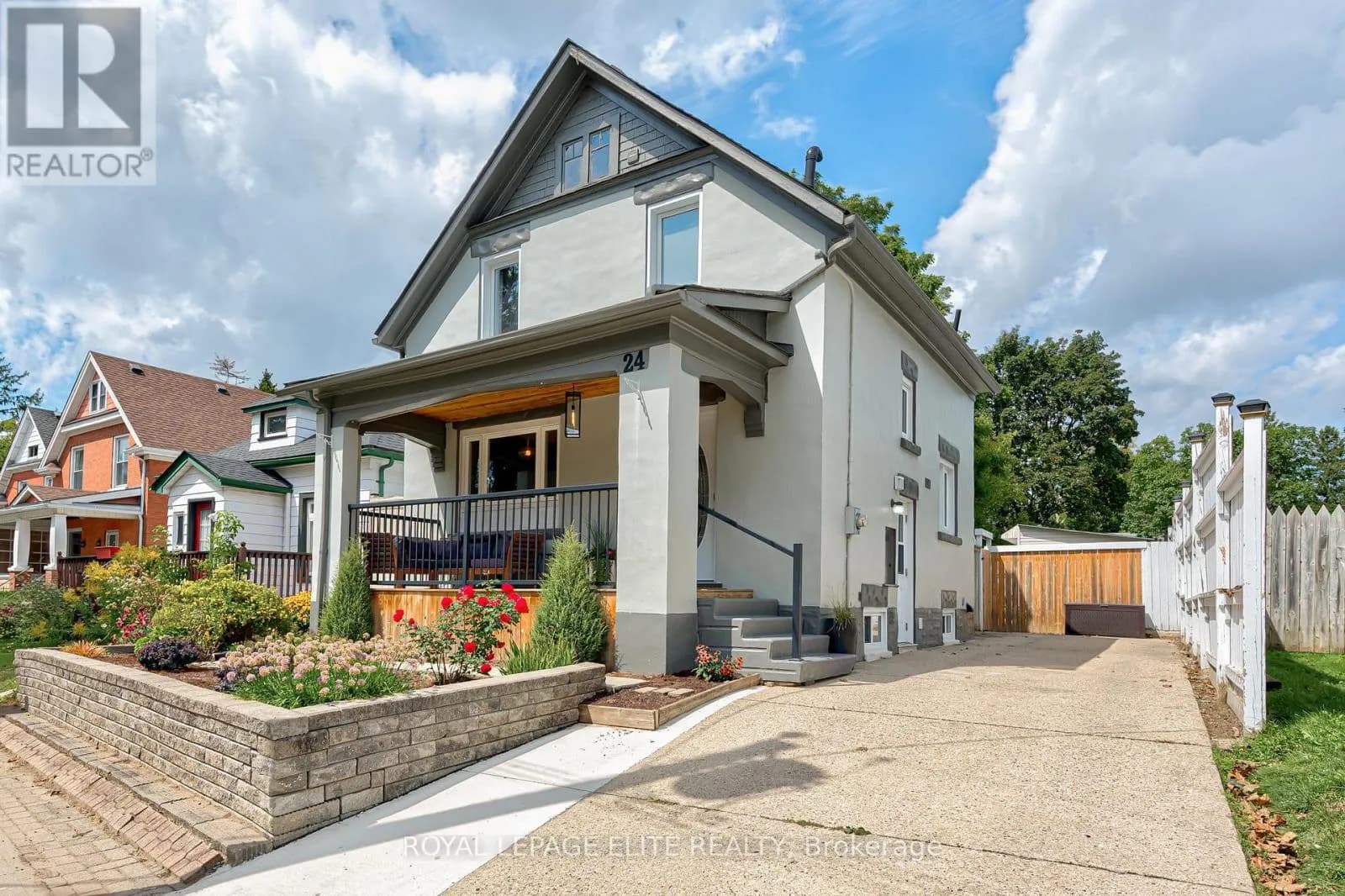 24 STAHL AVENUE — photo 1 of 47