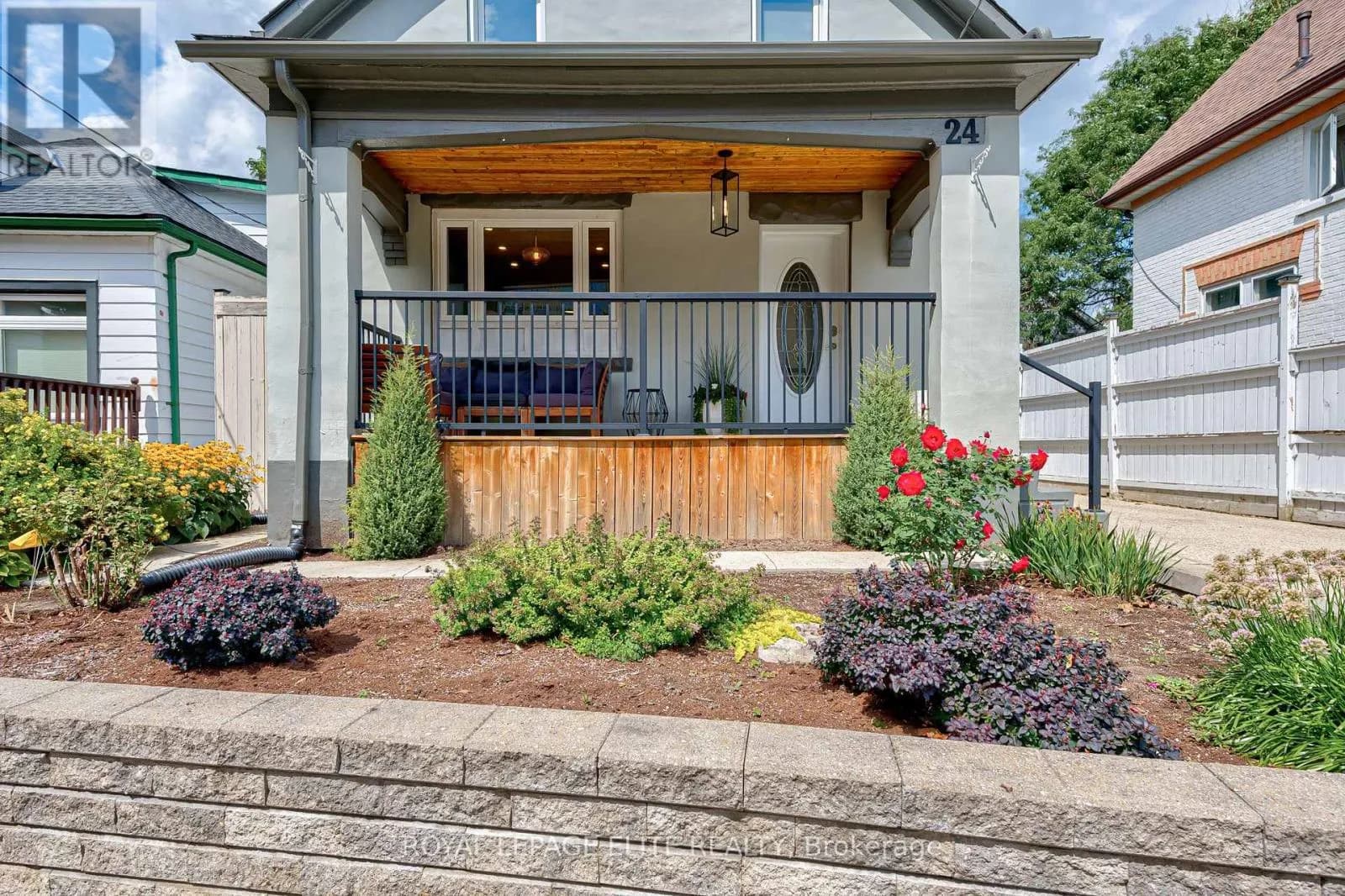 24 STAHL AVENUE — photo 3 of 47
