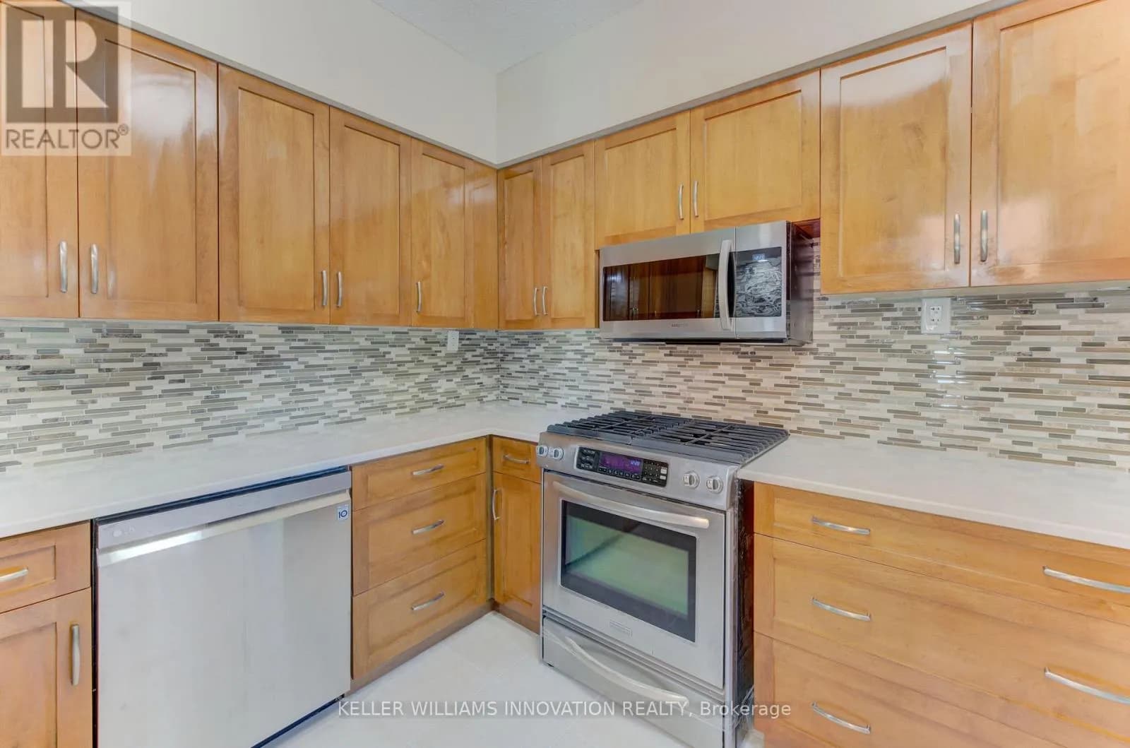 180 HEWAT STREET — photo 3 of 50