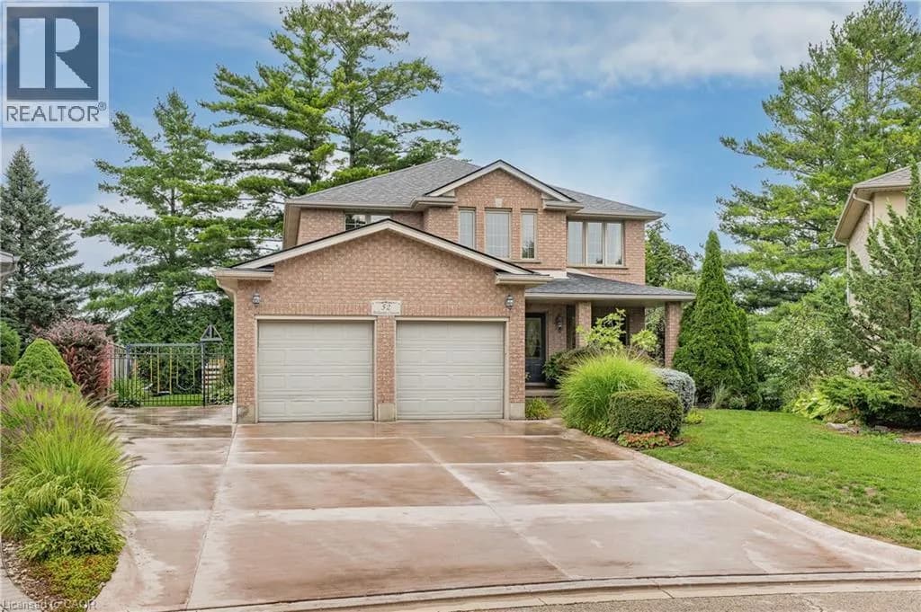 52 ARCHWOOD Crescent — photo 2 of 50