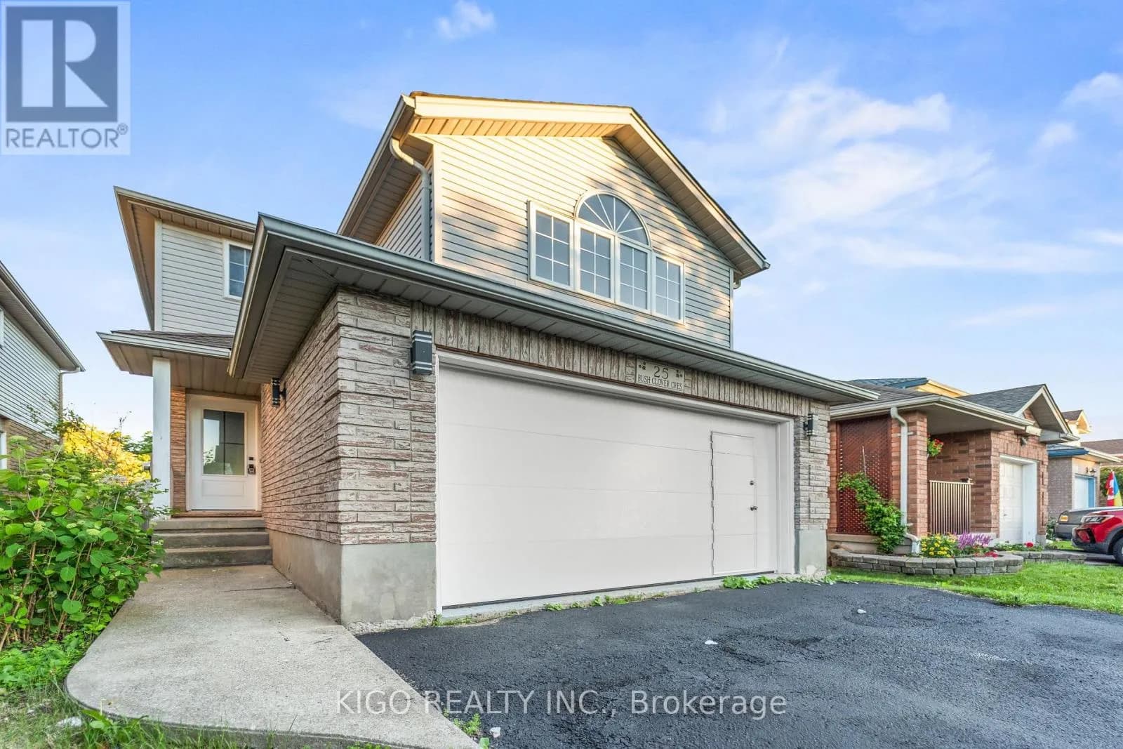 25 BUSH CLOVER CRESCENT — photo 1 of 30