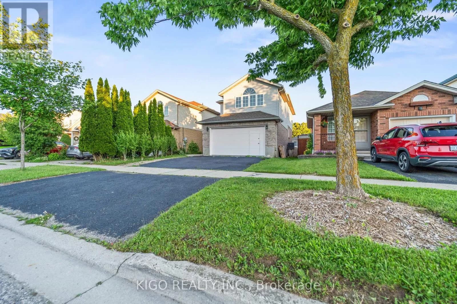 25 BUSH CLOVER CRESCENT — photo 3 of 30