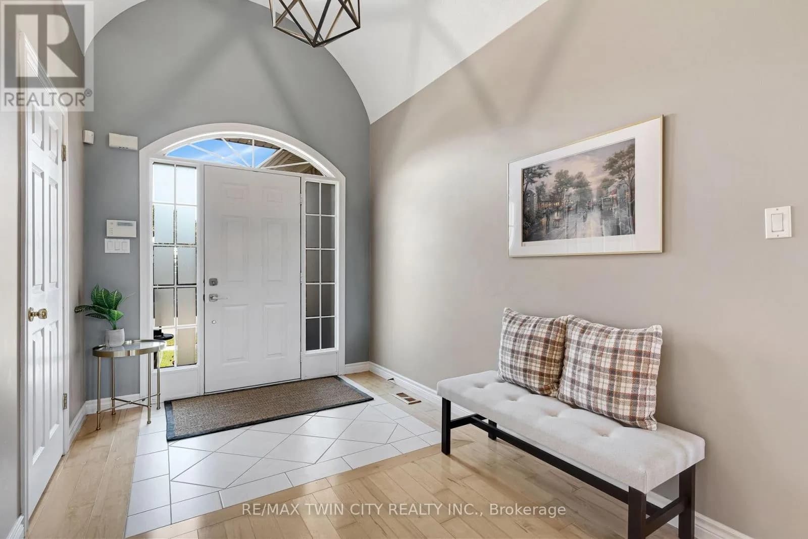 308 DEER RIDGE DRIVE — photo 3 of 48