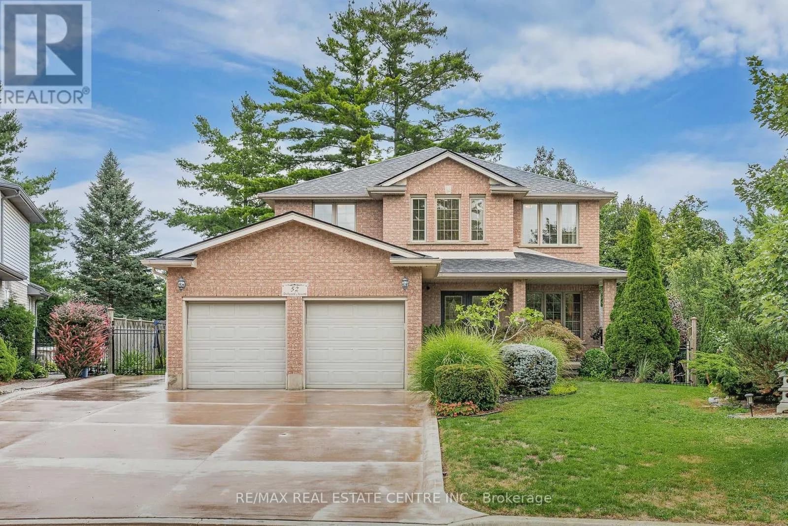 52 ARCHWOOD CRESCENT — photo 1 of 50