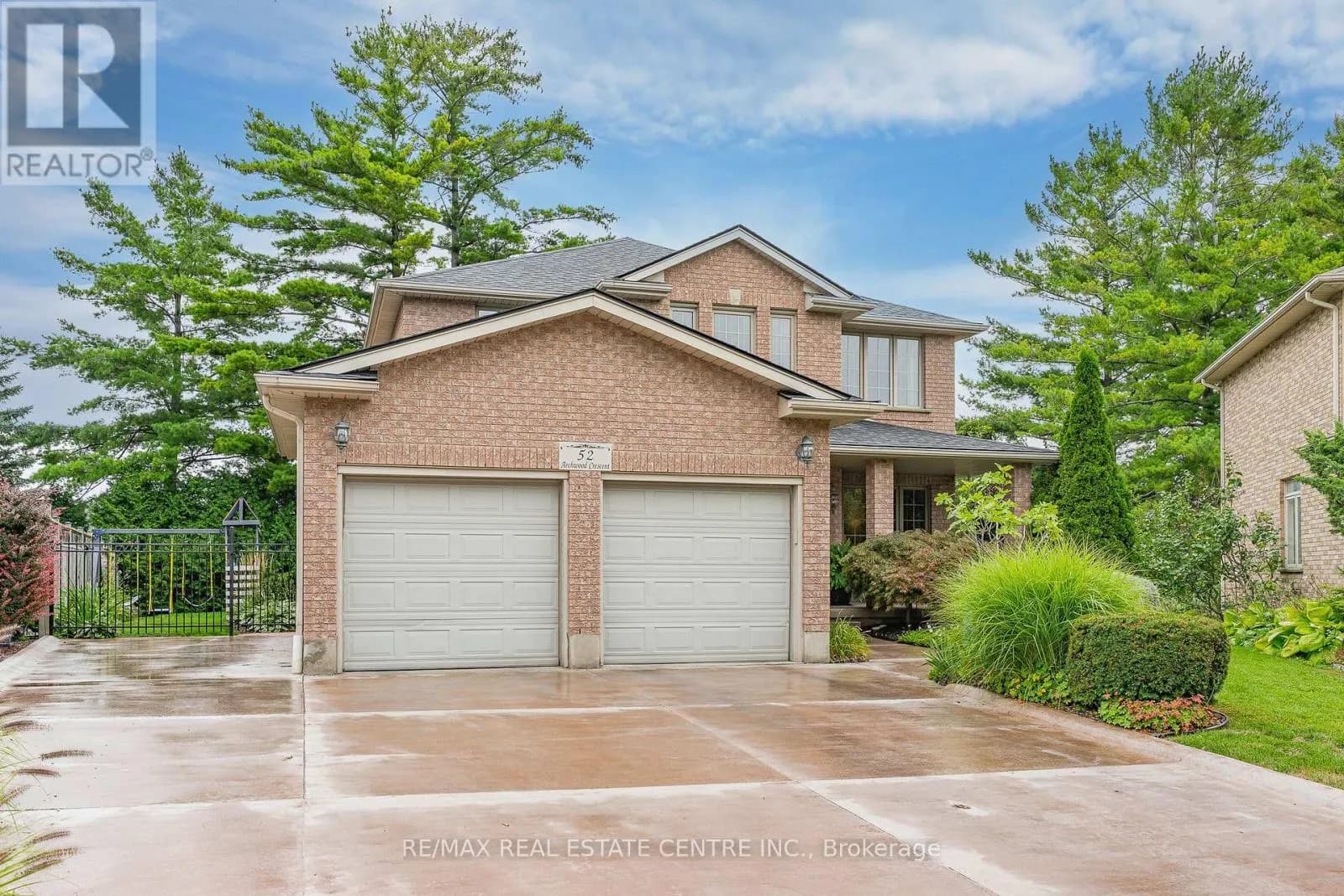 52 ARCHWOOD CRESCENT — photo 5 of 50