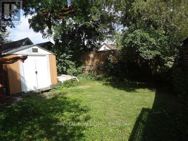 108 SHAKESPEARE STREET — photo 2 of 11