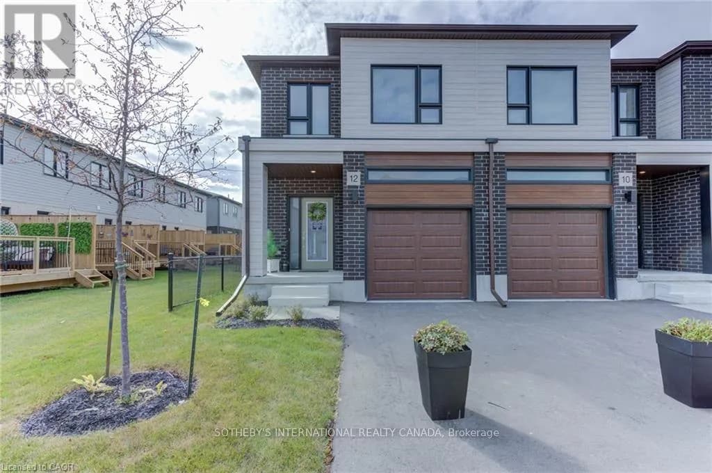 79Q - 72 BUR OAK COMMON — photo 1 of 39
