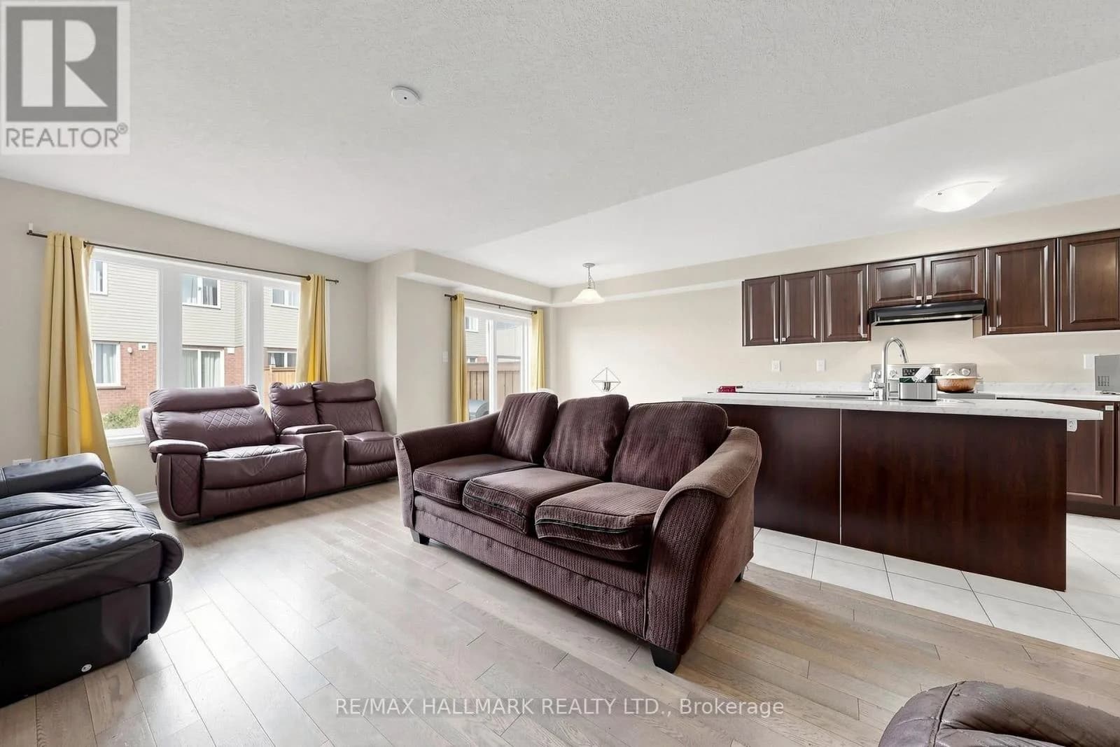 72 MUNRO CIRCLE — photo 5 of 30