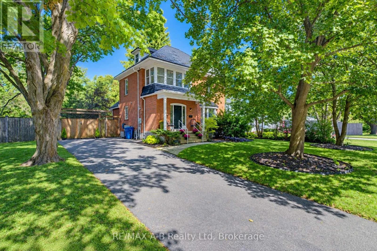 204 DELAMERE AVENUE — photo 1 of 49