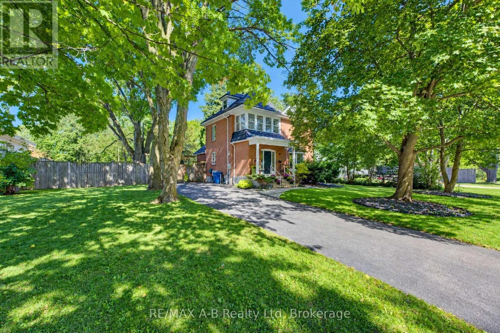 204 DELAMERE AVENUE — photo 3 of 49