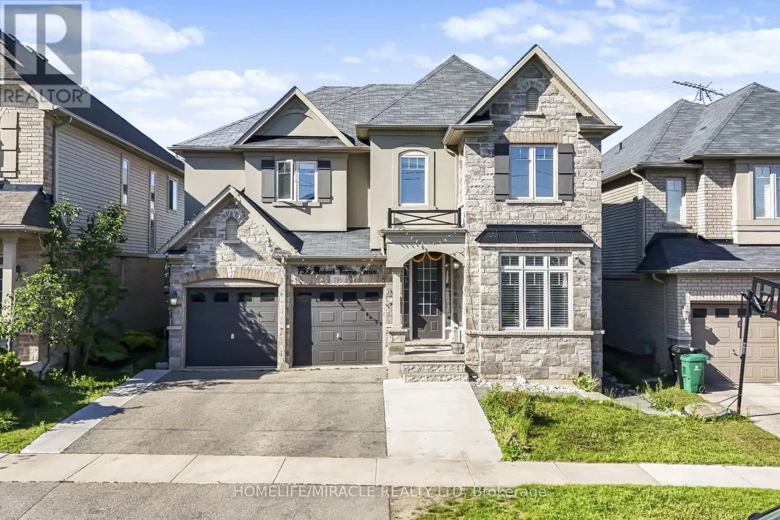 795 ROBERT FERRIE DRIVE — photo 1 of 39
