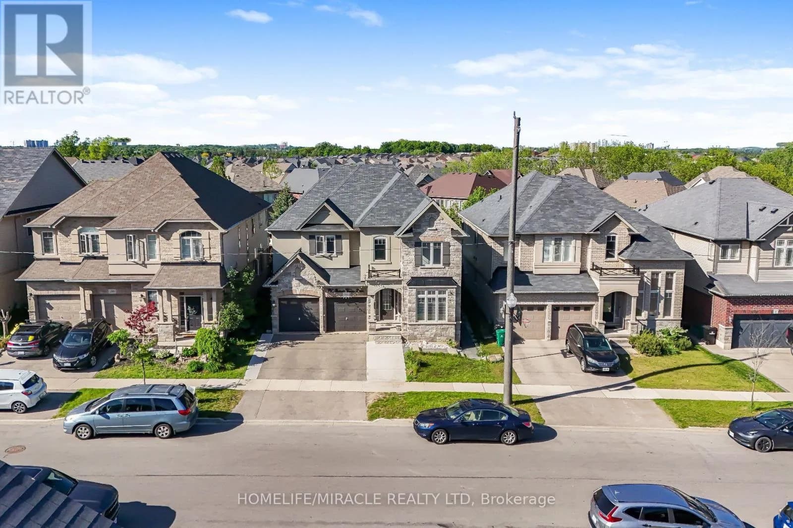 795 ROBERT FERRIE DRIVE — photo 2 of 39