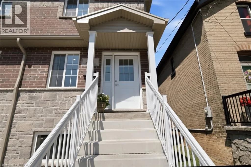 28B GRANDVIEW Street — photo 3 of 29