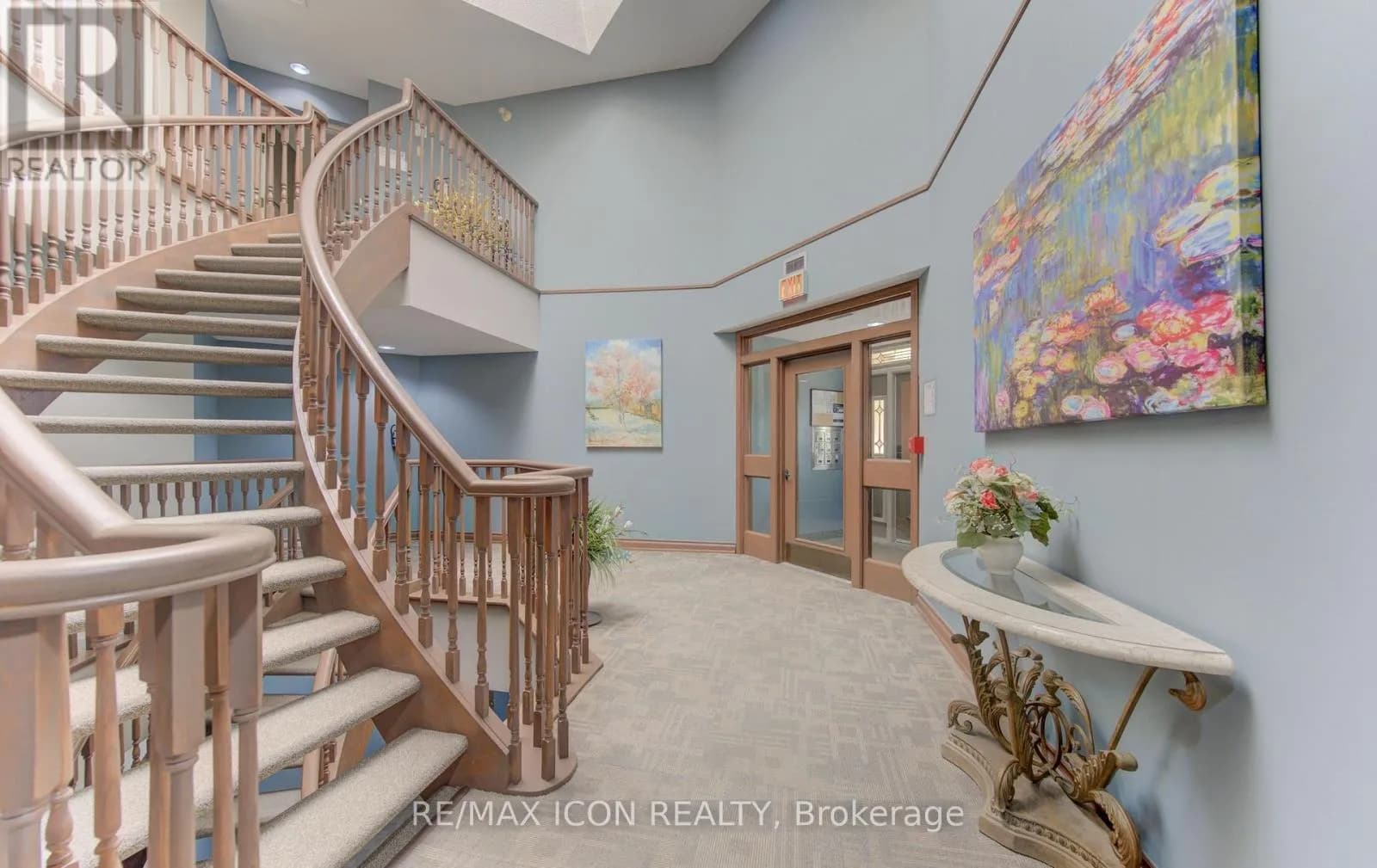 32 - 45 BLUE SPRINGS DRIVE — photo 3 of 45