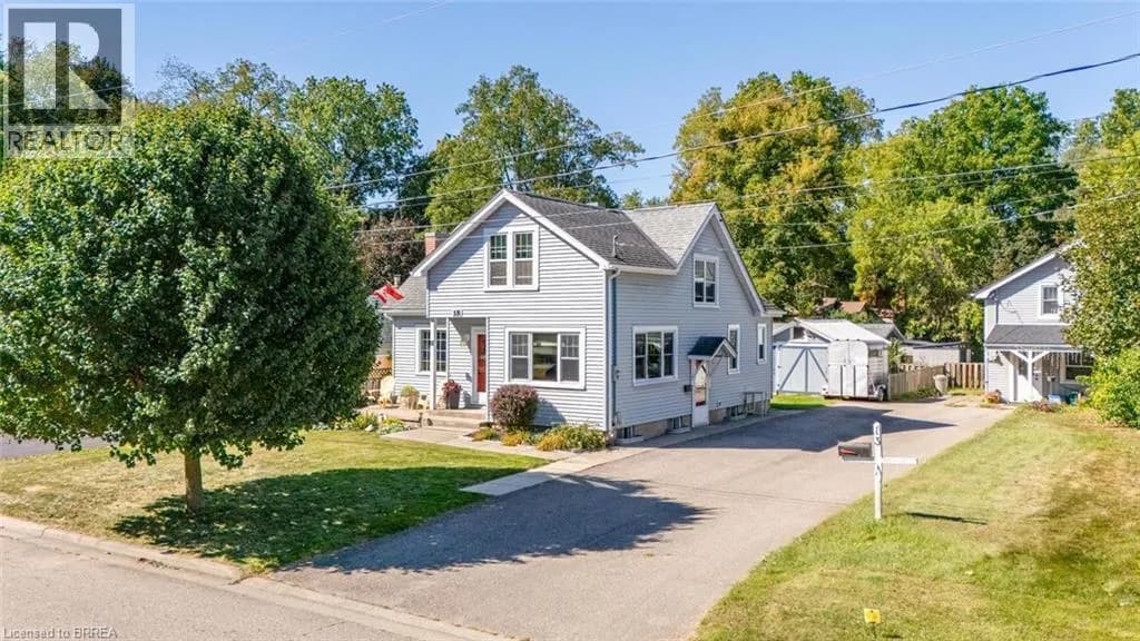 15 LYNDSAY Street — photo 2 of 46