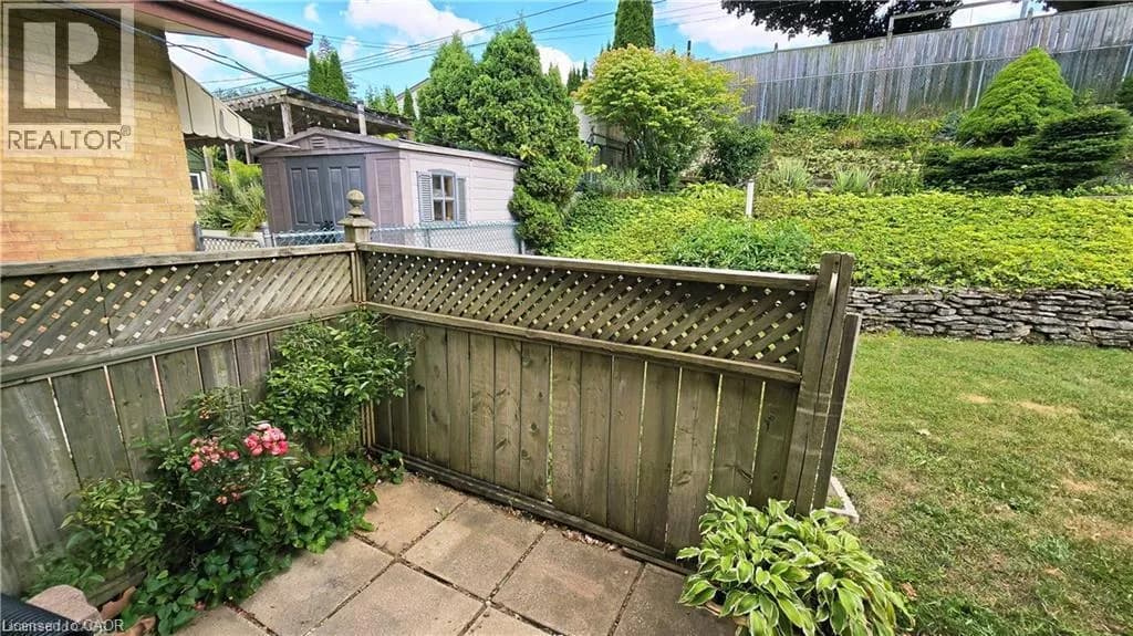 627 KRUG Street — photo 5 of 10
