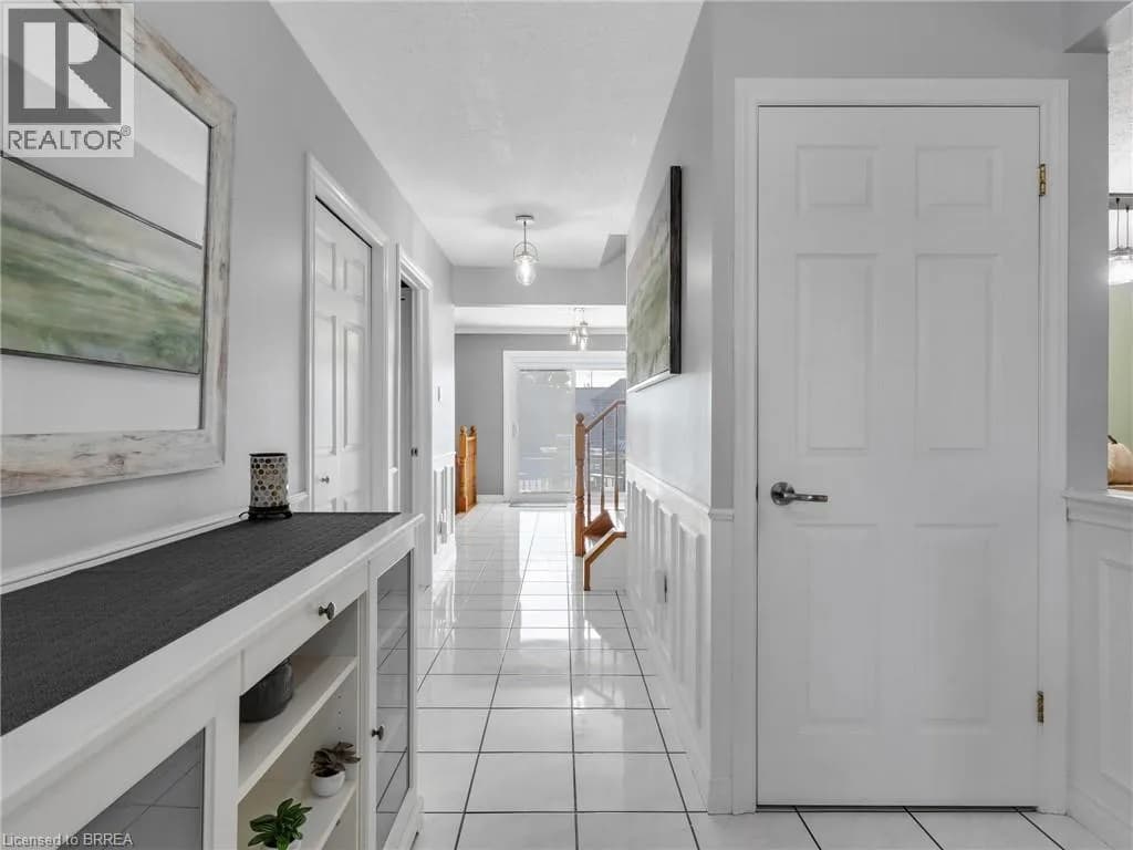 42 EMIDIO Crescent — photo 5 of 50
