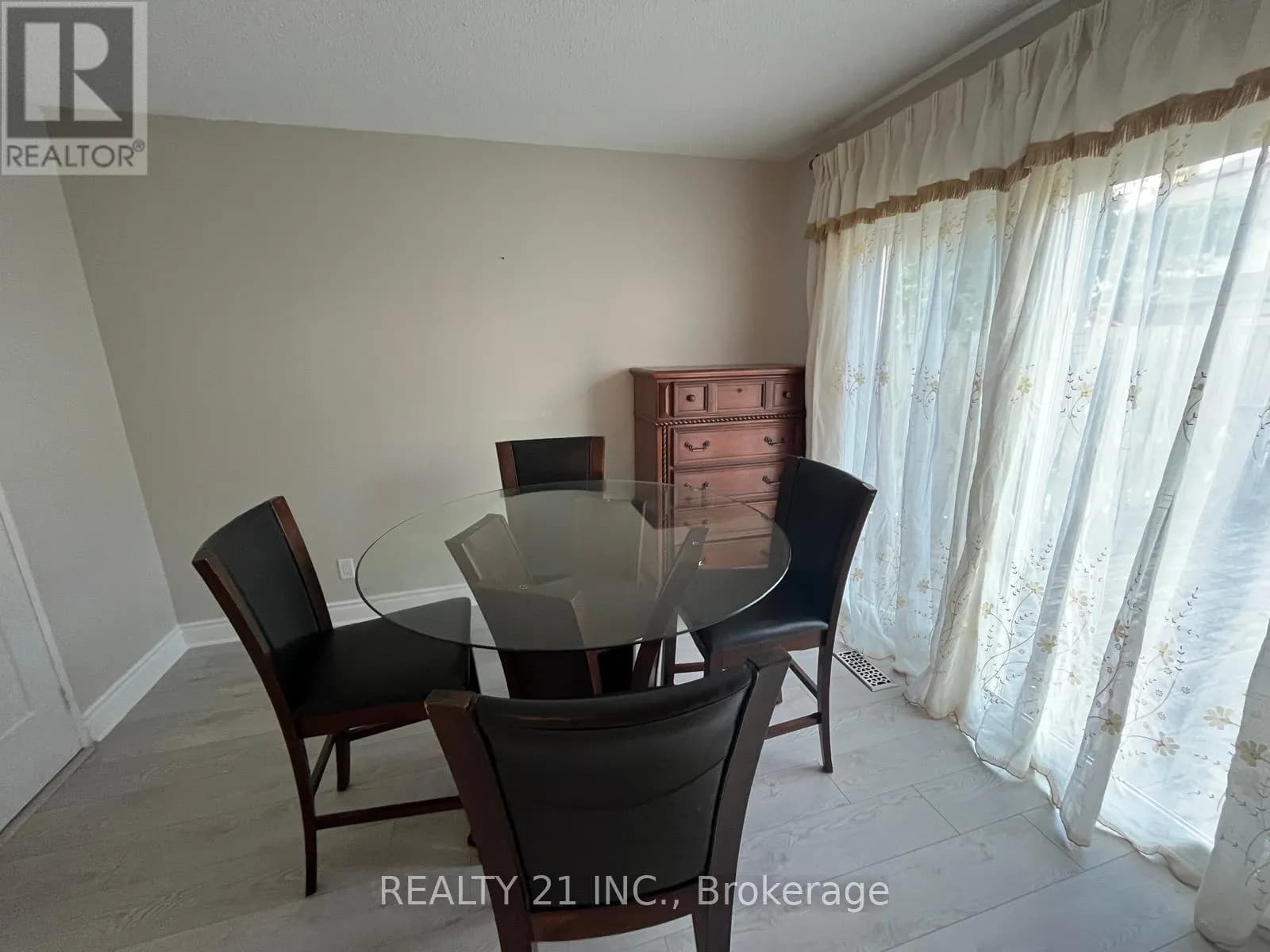 2 - 405 KEATS WAY — photo 5 of 25