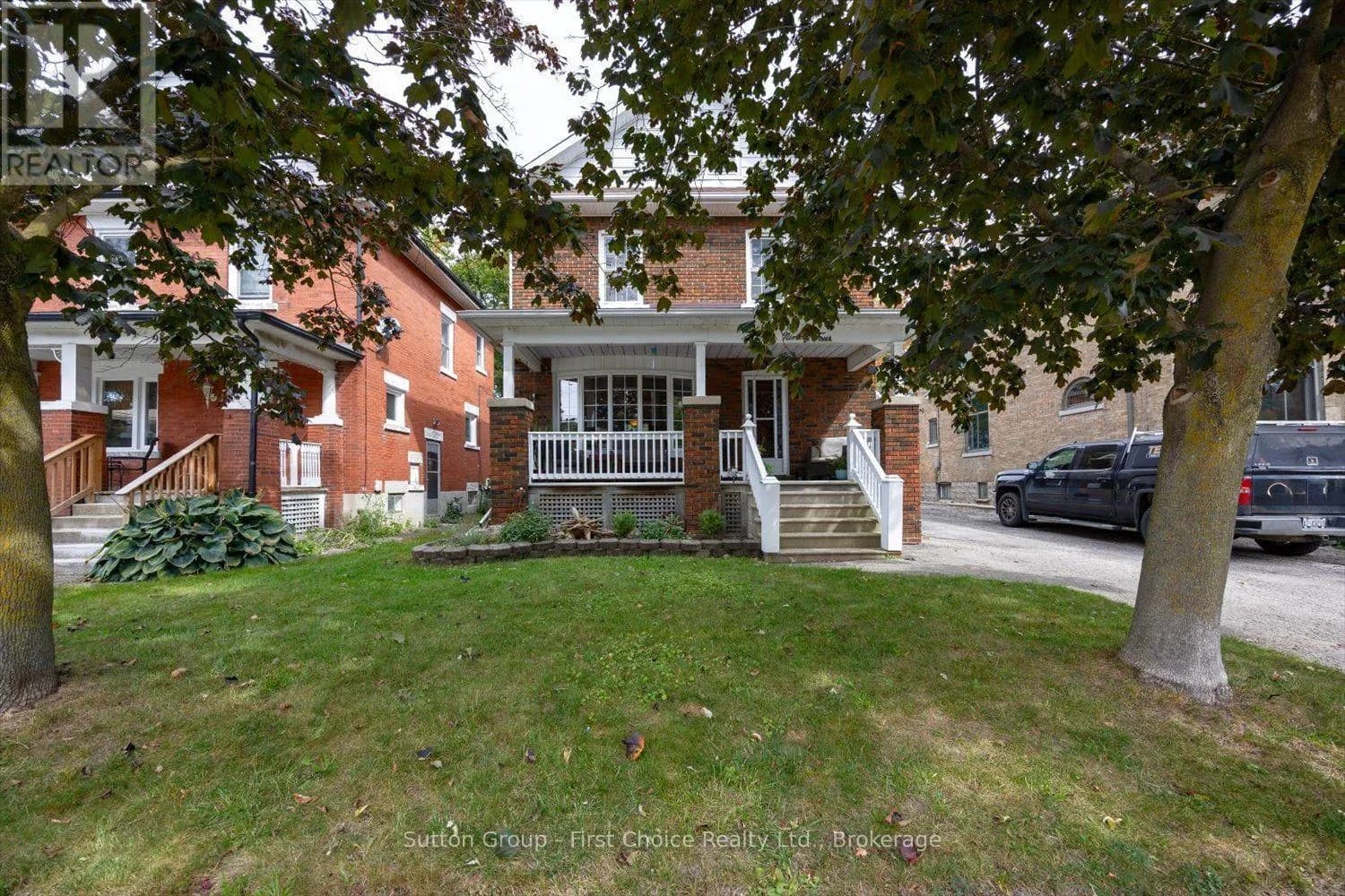 94 CAMBRIA STREET — photo 3 of 47