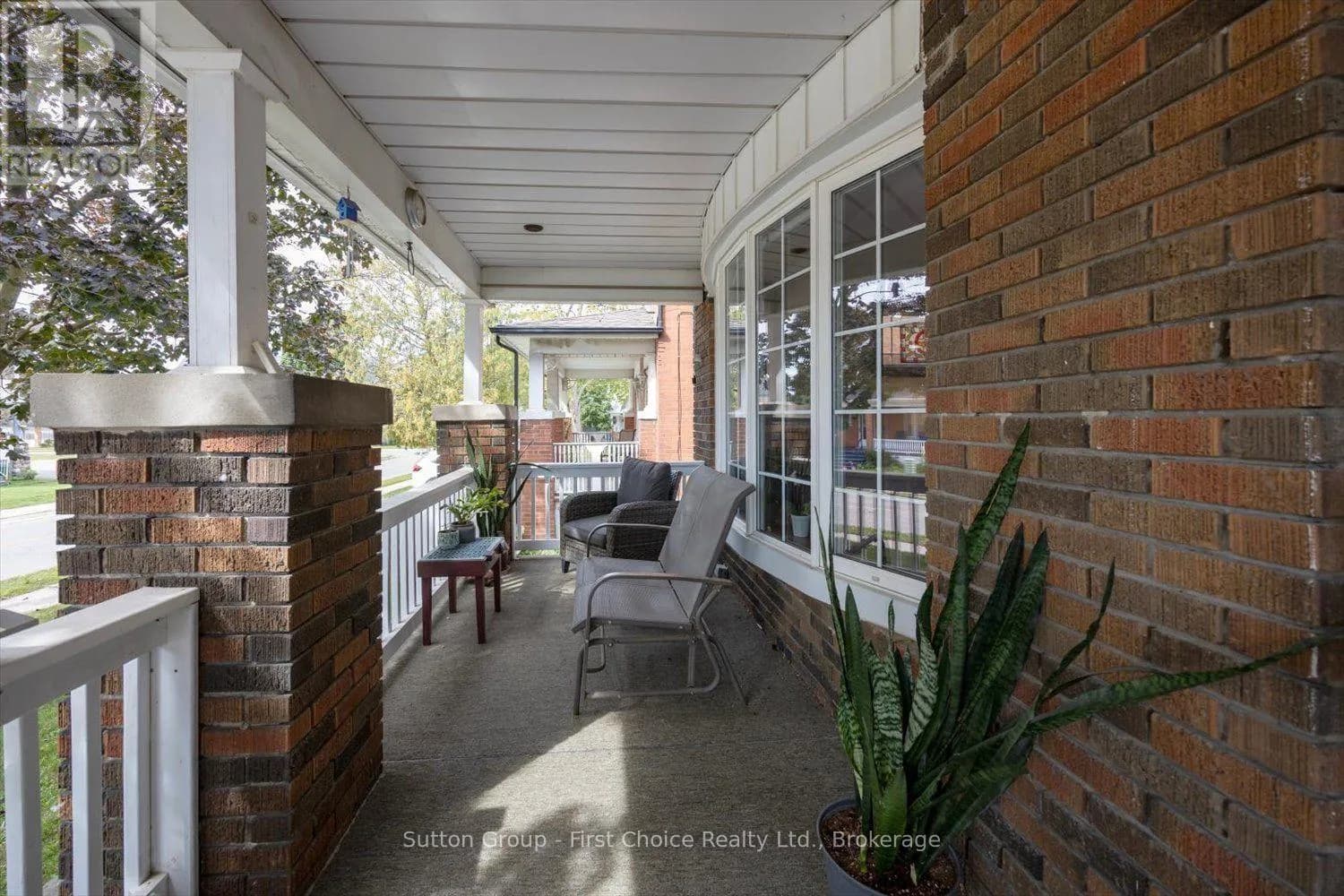 94 CAMBRIA STREET — photo 5 of 47