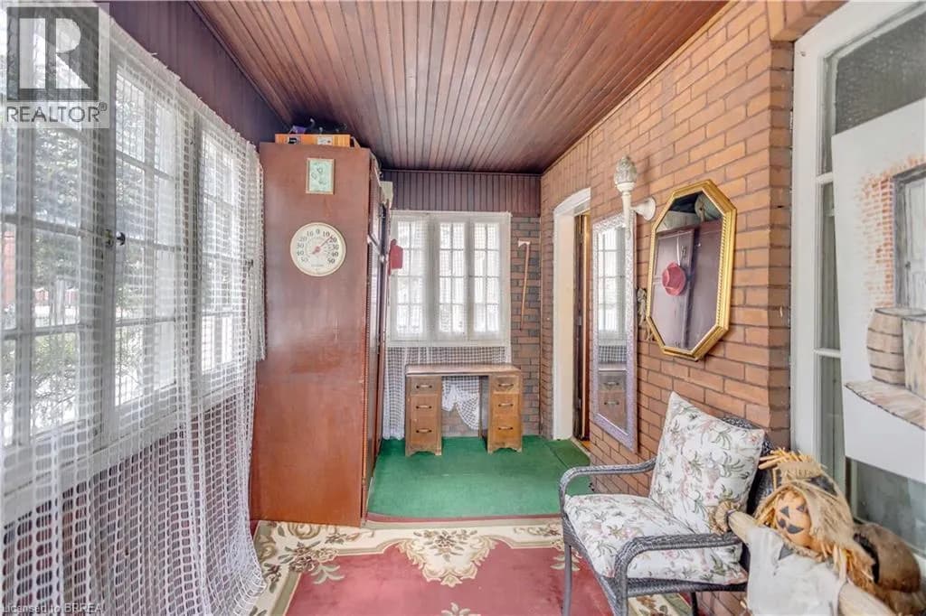 113 SYDENHAM Street — photo 5 of 50