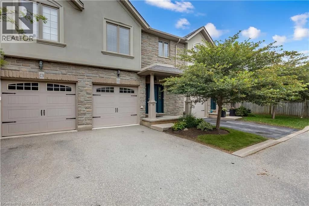 12 BRANTWOOD PARK Road Unit# C2 — photo 3 of 44
