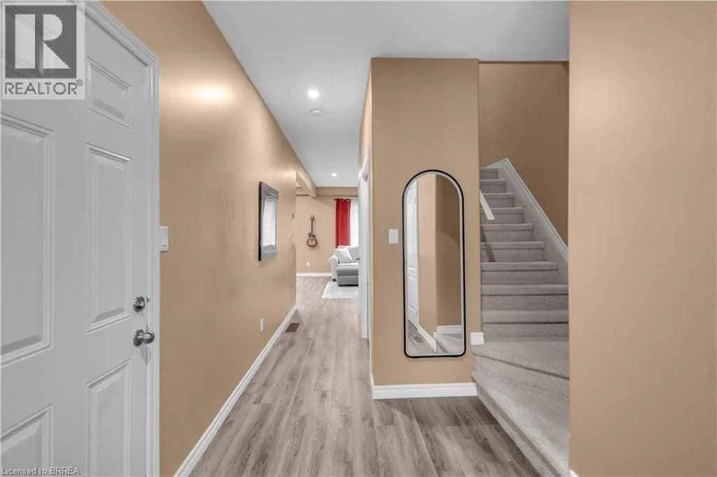 12 BRANTWOOD PARK Road Unit# C2 — photo 5 of 44