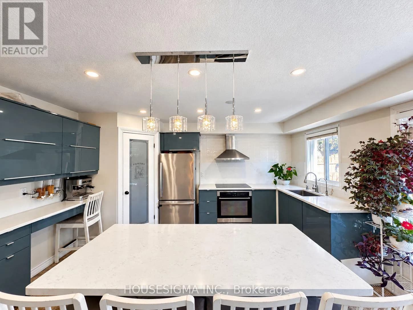 308 FERN STREET — photo 3 of 26