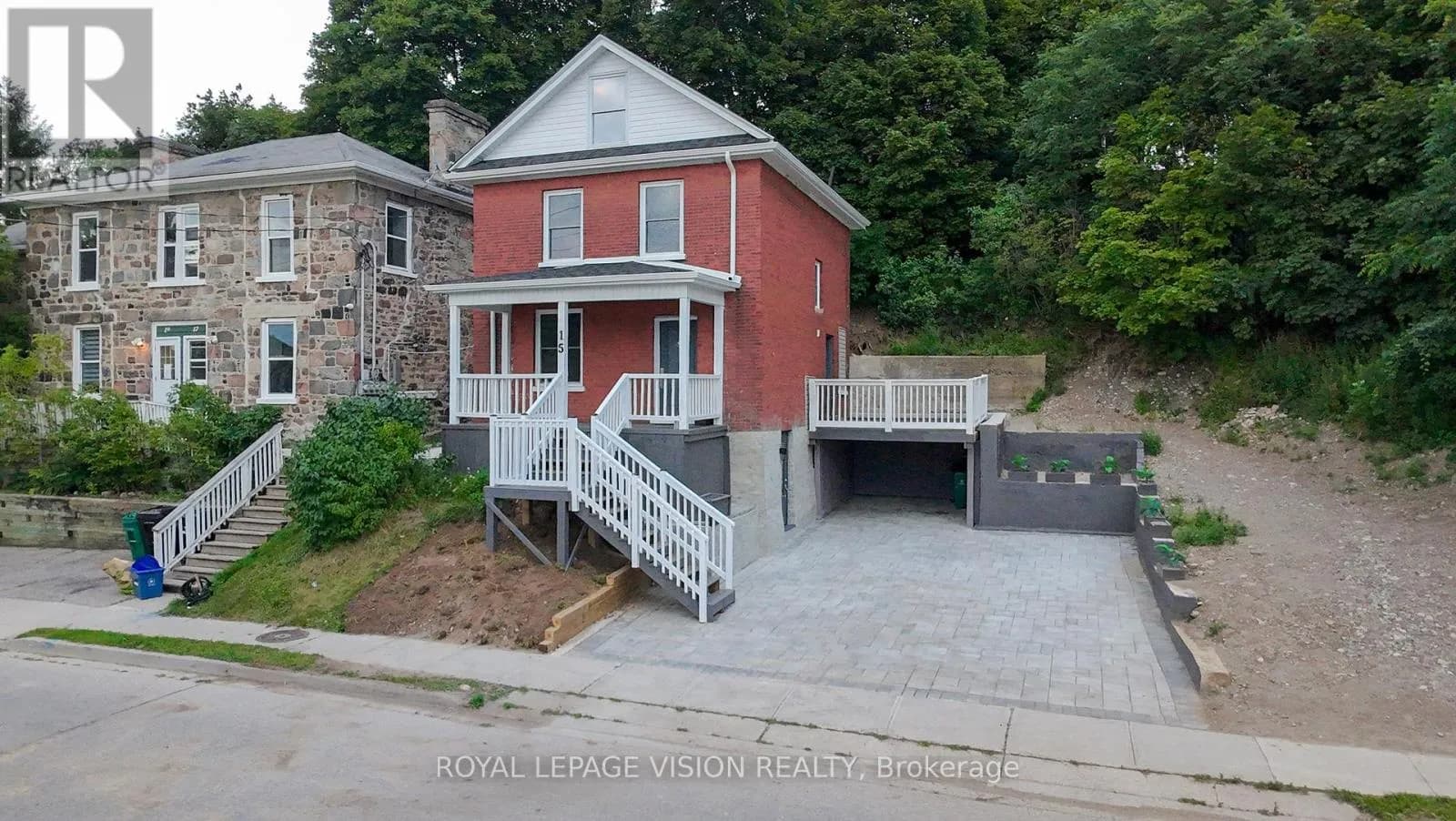 15 SHADE STREET — photo 1 of 32