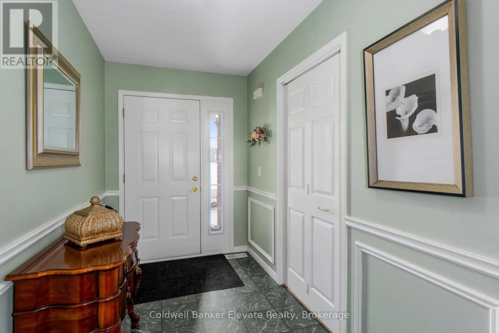 36 - 2705 KINGSWAY DRIVE — photo 5 of 41