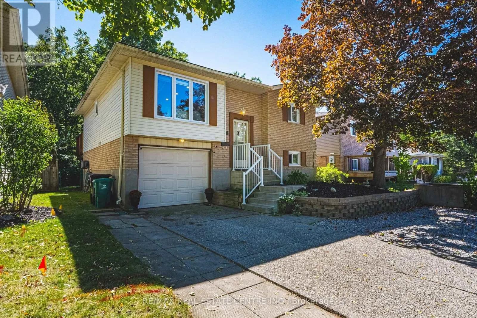 414 WOODS LANE — photo 1 of 38