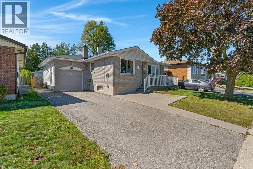 222 THUNDERBIRD Drive — photo 2 of 41