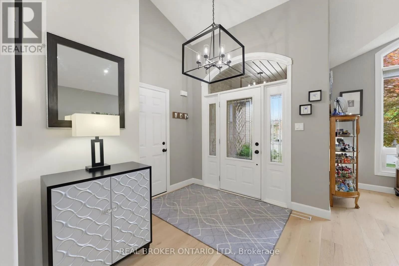 64 CARMICHAEL CRESCENT — photo 3 of 43