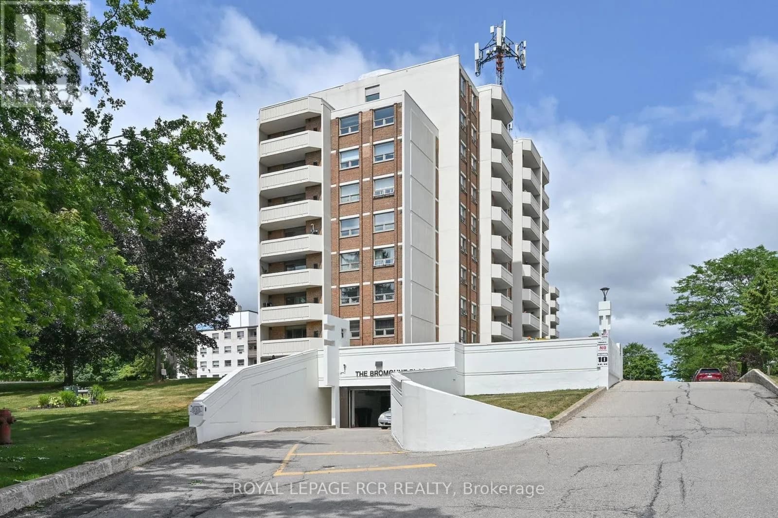 404 - 8 FEAD STREET — photo 1 of 38