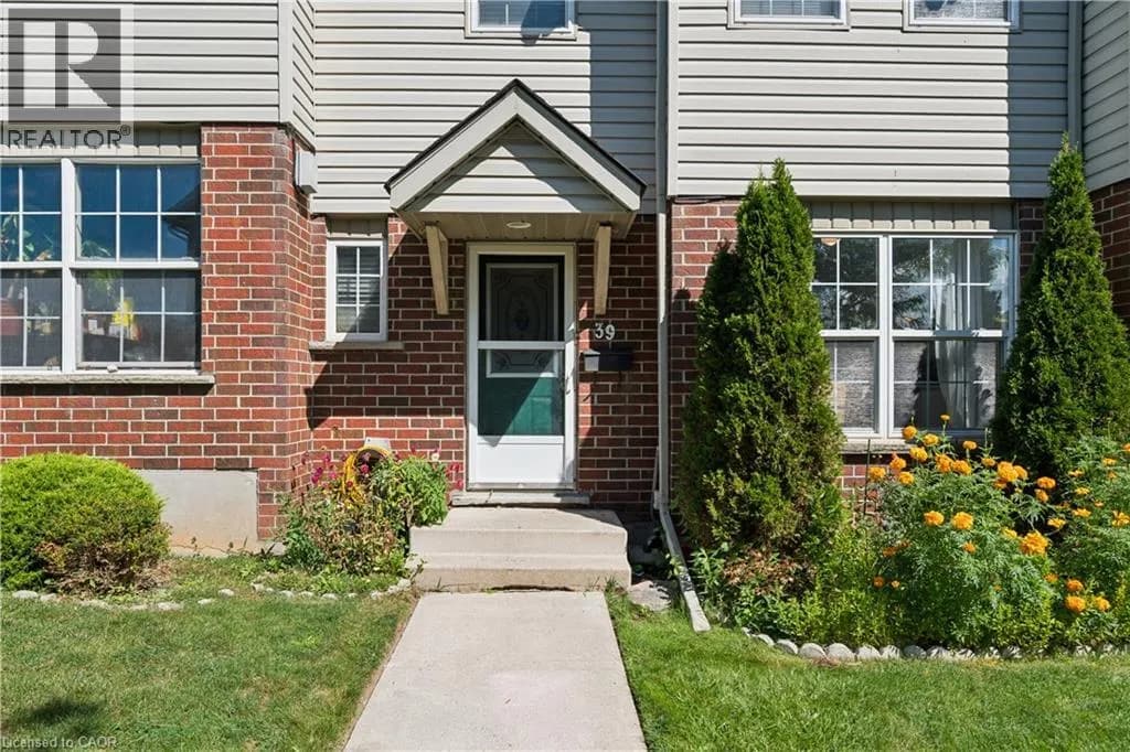 26 POPLAR Drive Unit# 39 — photo 3 of 27