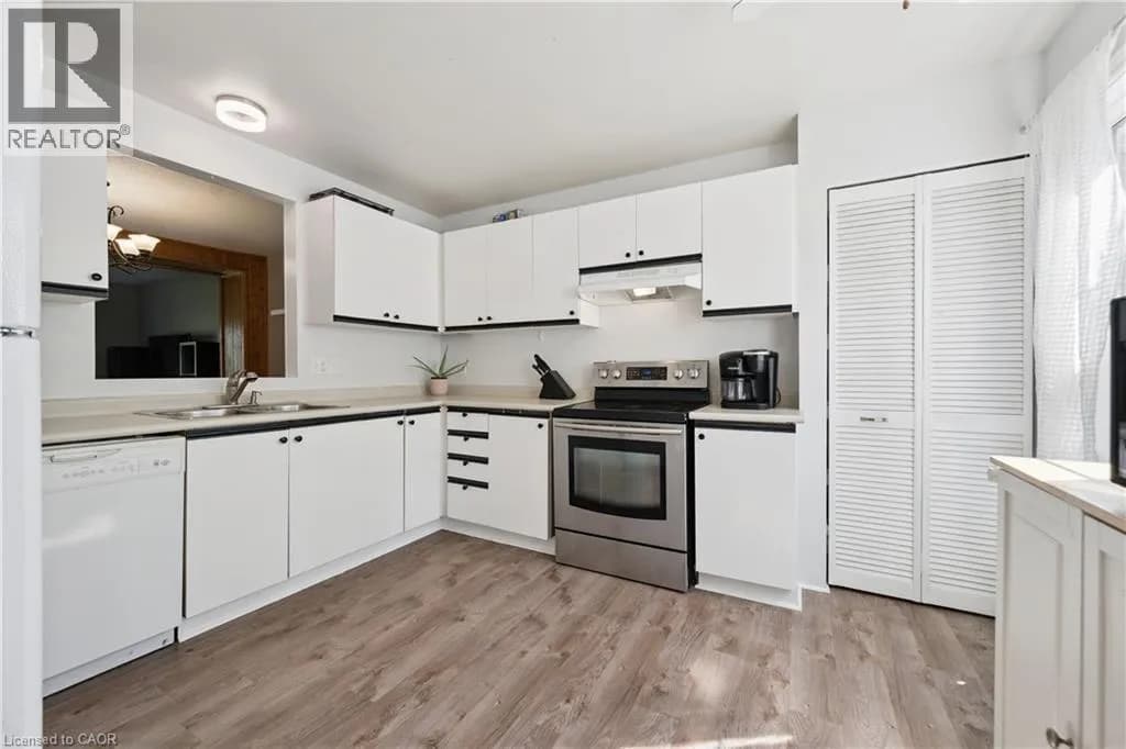 26 POPLAR Drive Unit# 39 — photo 4 of 27
