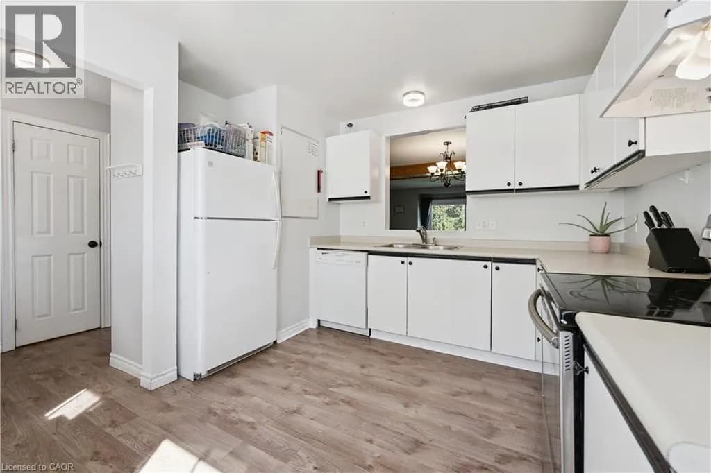 26 POPLAR Drive Unit# 39 — photo 5 of 27